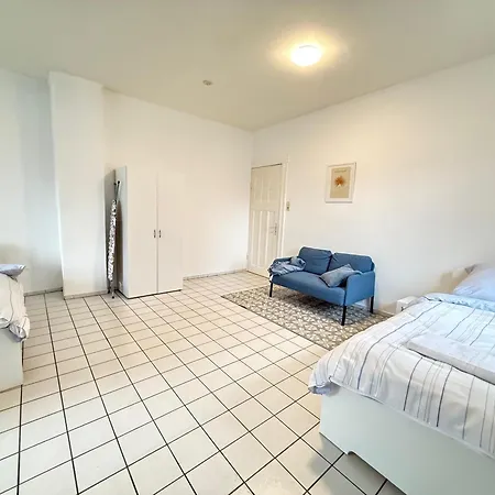 Zentrale In Ideal Fuer Geschaeftsreisende & Monteure アパート ノイミュンスター