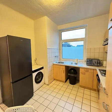 Zentrale In Ideal Fuer Geschaeftsreisende & Monteure *